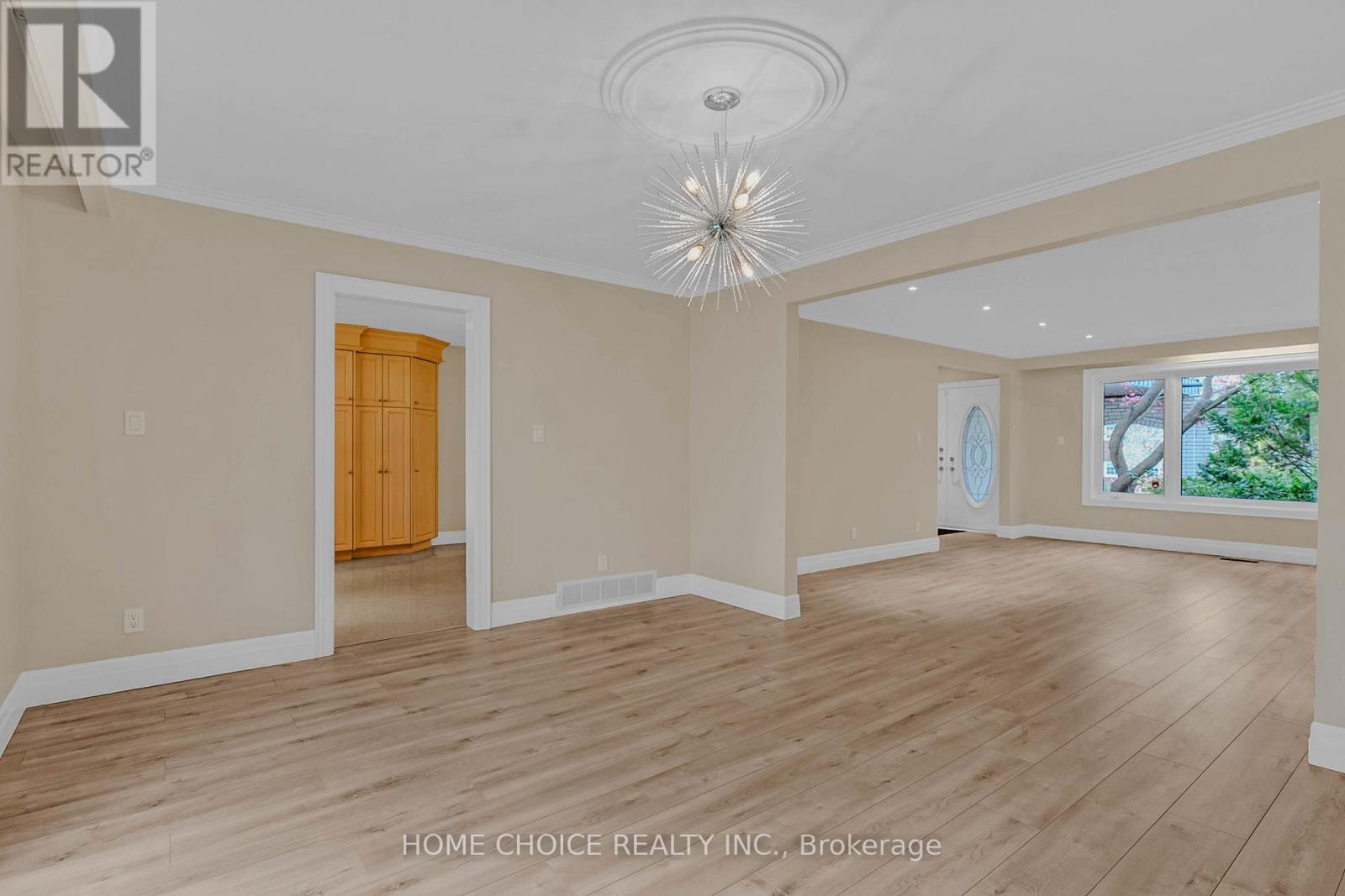 43 Golfwood Heights E, Toronto, Ontario  M9P 3L8 - Photo 14 - W12593564