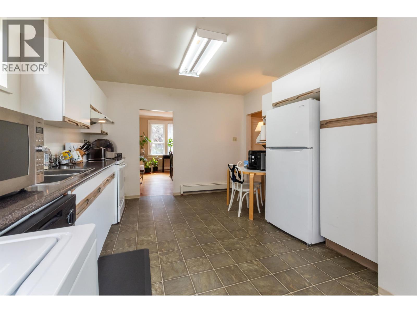 1945 W 45th Avenue, Vancouver, British Columbia  V6M 2H7 - Photo 8 - R3072292