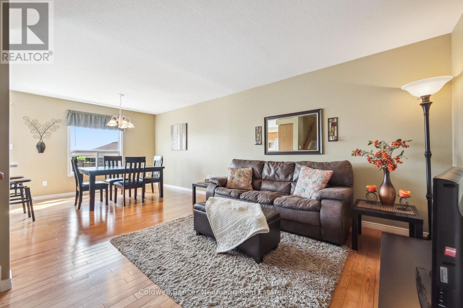 60 Hasler Crescent, Guelph, Ontario  N1L 0A3 - Photo 8 - X12387340