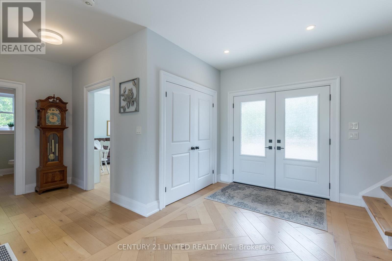 142 Hickory Beach Road, Kawartha Lakes, Ontario K0M 1N0 - Photo 4 - X12344223