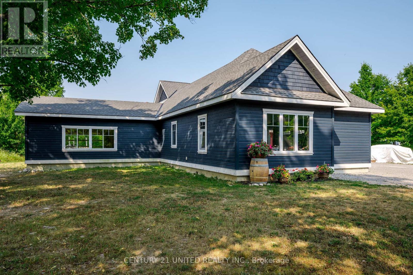 142 Hickory Beach Road, Kawartha Lakes, Ontario K0M 1N0 - Photo 45 - X12344223
