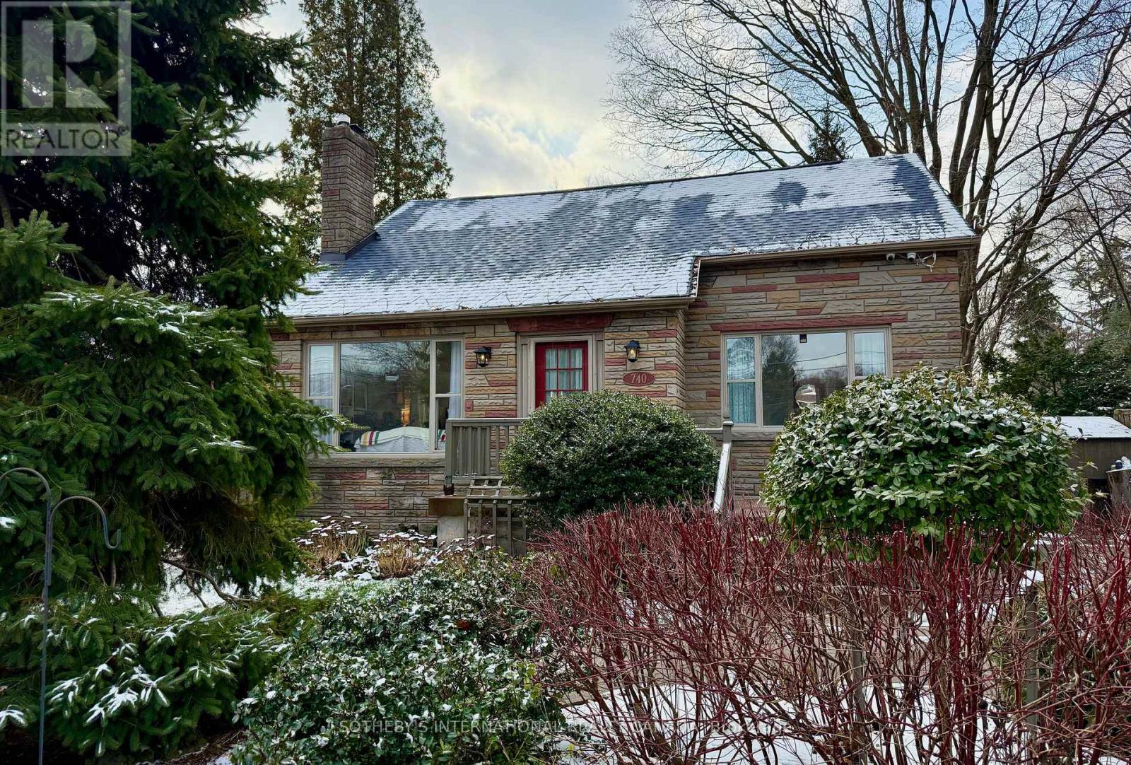 740 Clarkson Road S, Mississauga, Ontario  L5J 2T9 - Photo 3 - W12602872