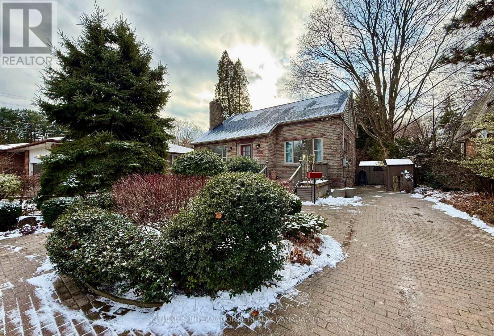 740 Clarkson Road S, Mississauga, Ontario  L5J 2T9 - Photo 2 - W12602872