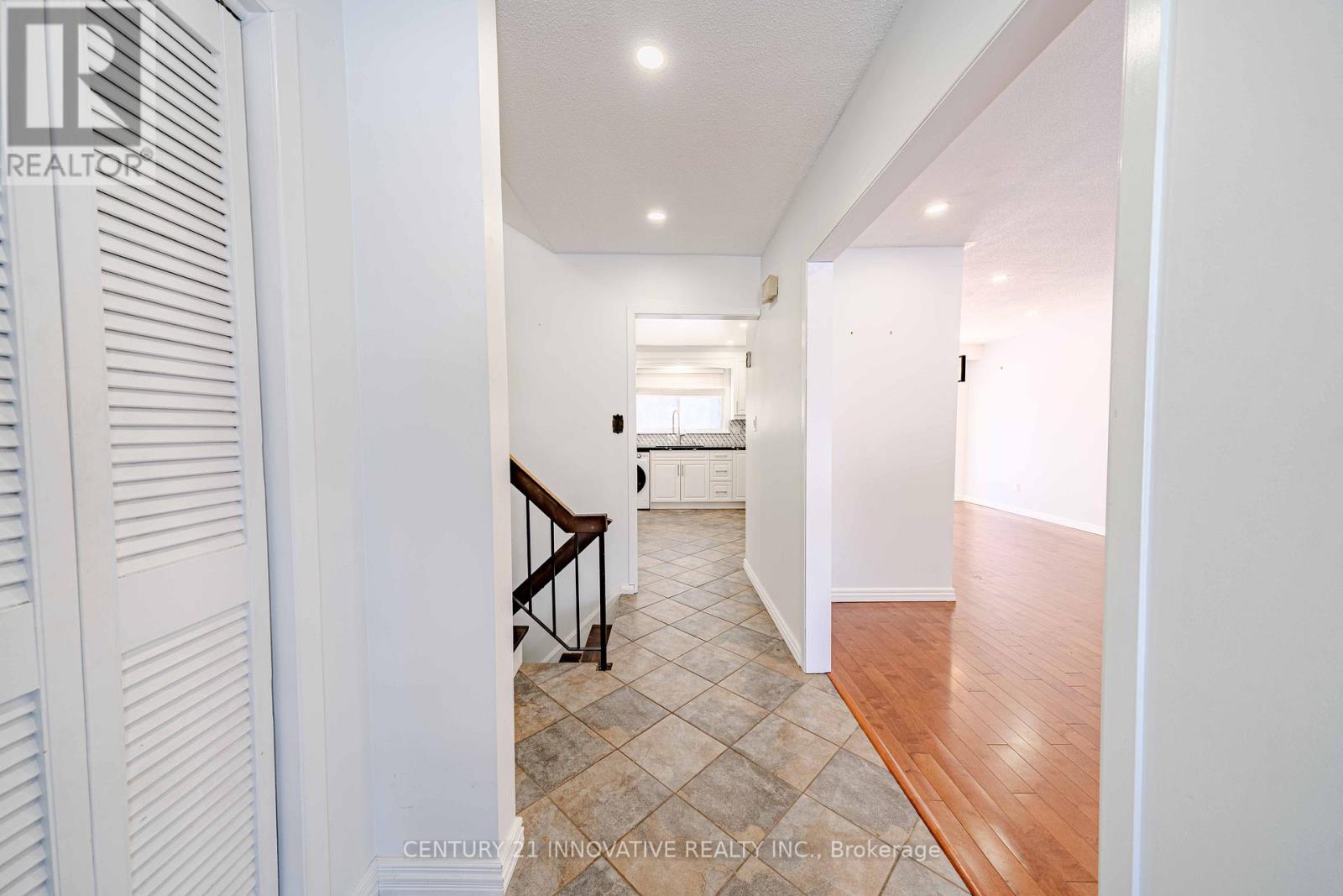 1135 Lobelia Court, Oshawa, Ontario  L1G 3H3 - Photo 5 - E12602892