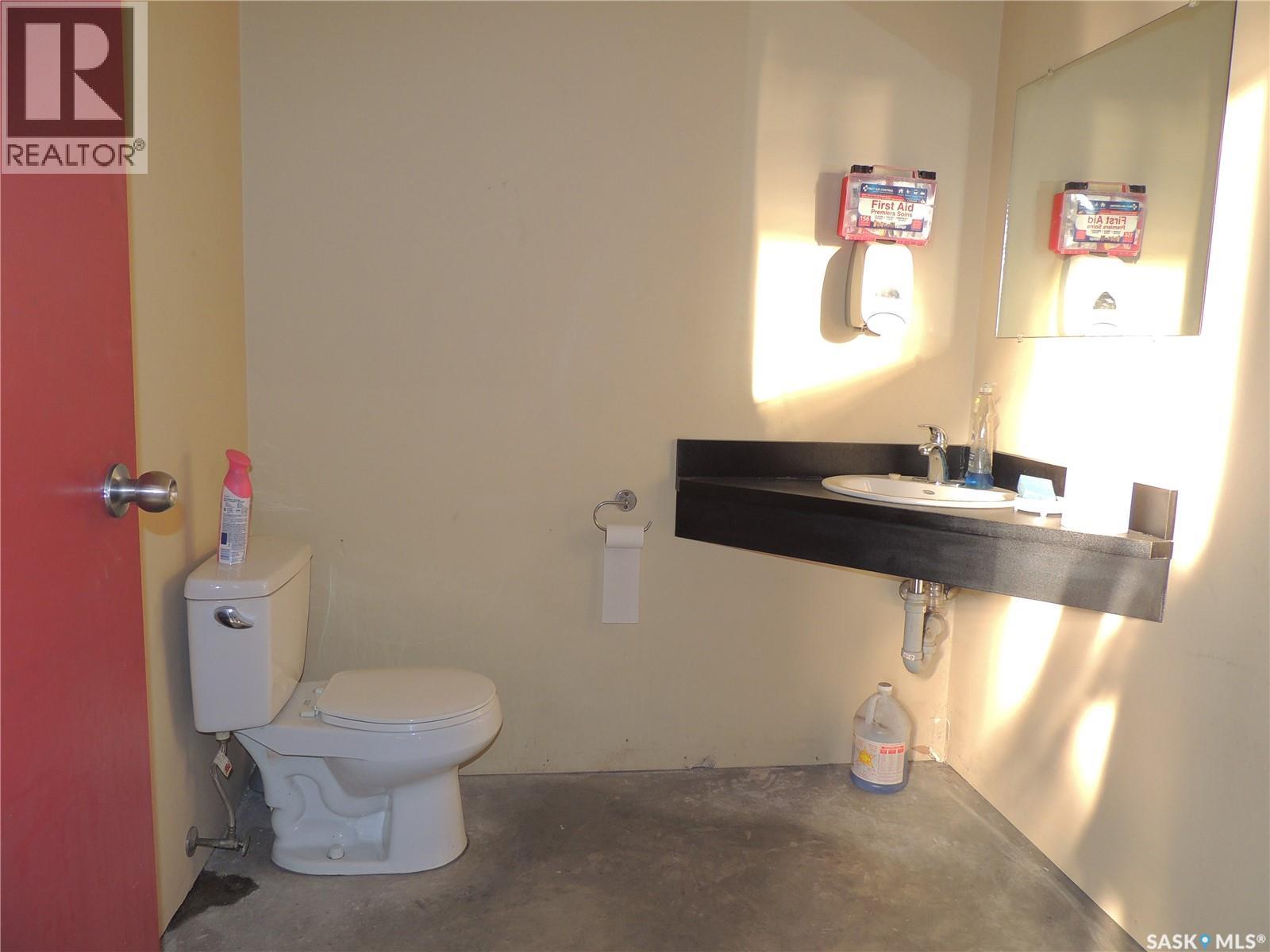 540 Bourquin Road, Estevan, Saskatchewan  S4A 2A7 - Photo 4 - SK025222