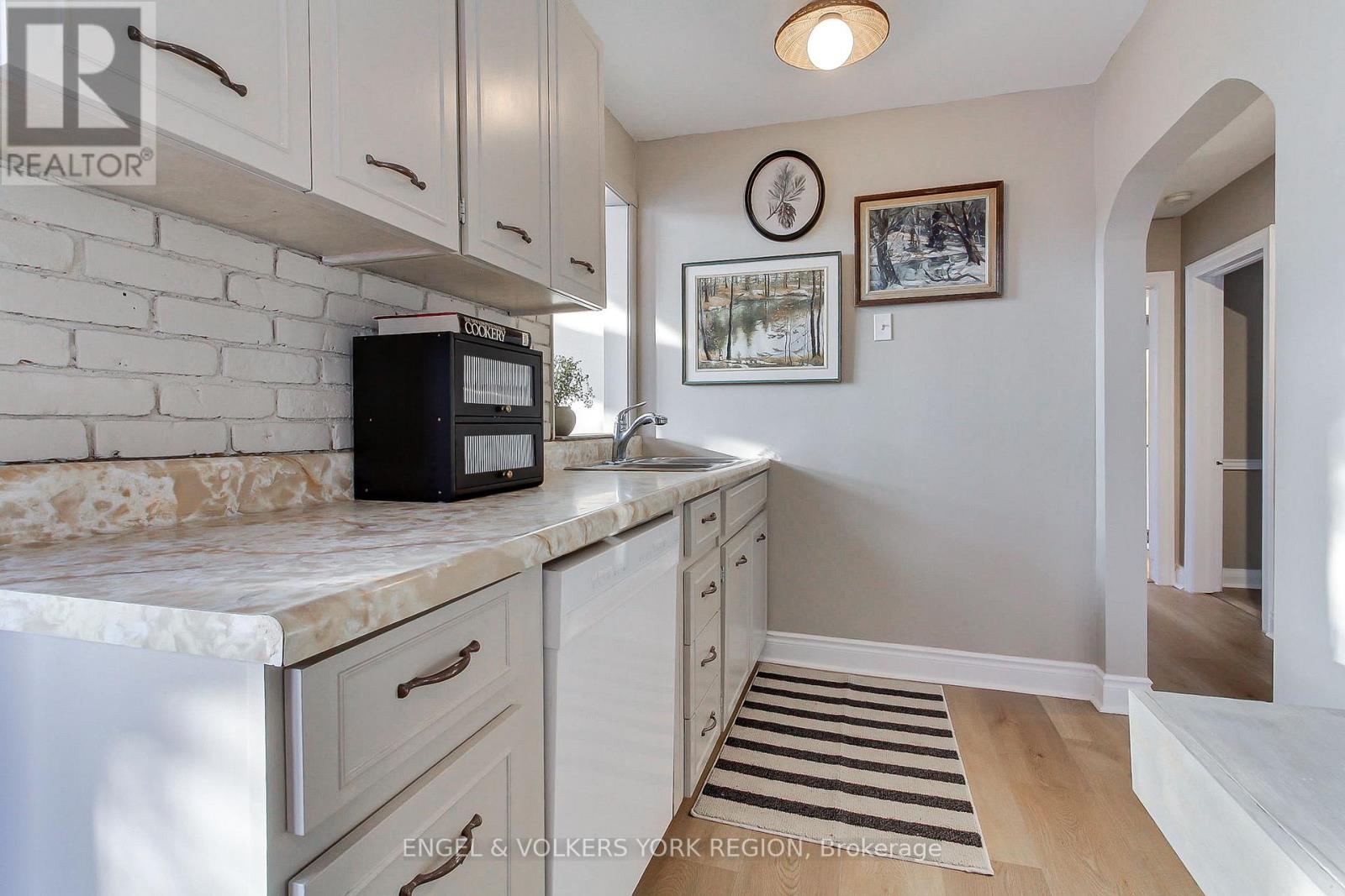 16942 Bayview Avenue, Newmarket, Ontario L3Y 6M5 - Photo 13 - N12602914