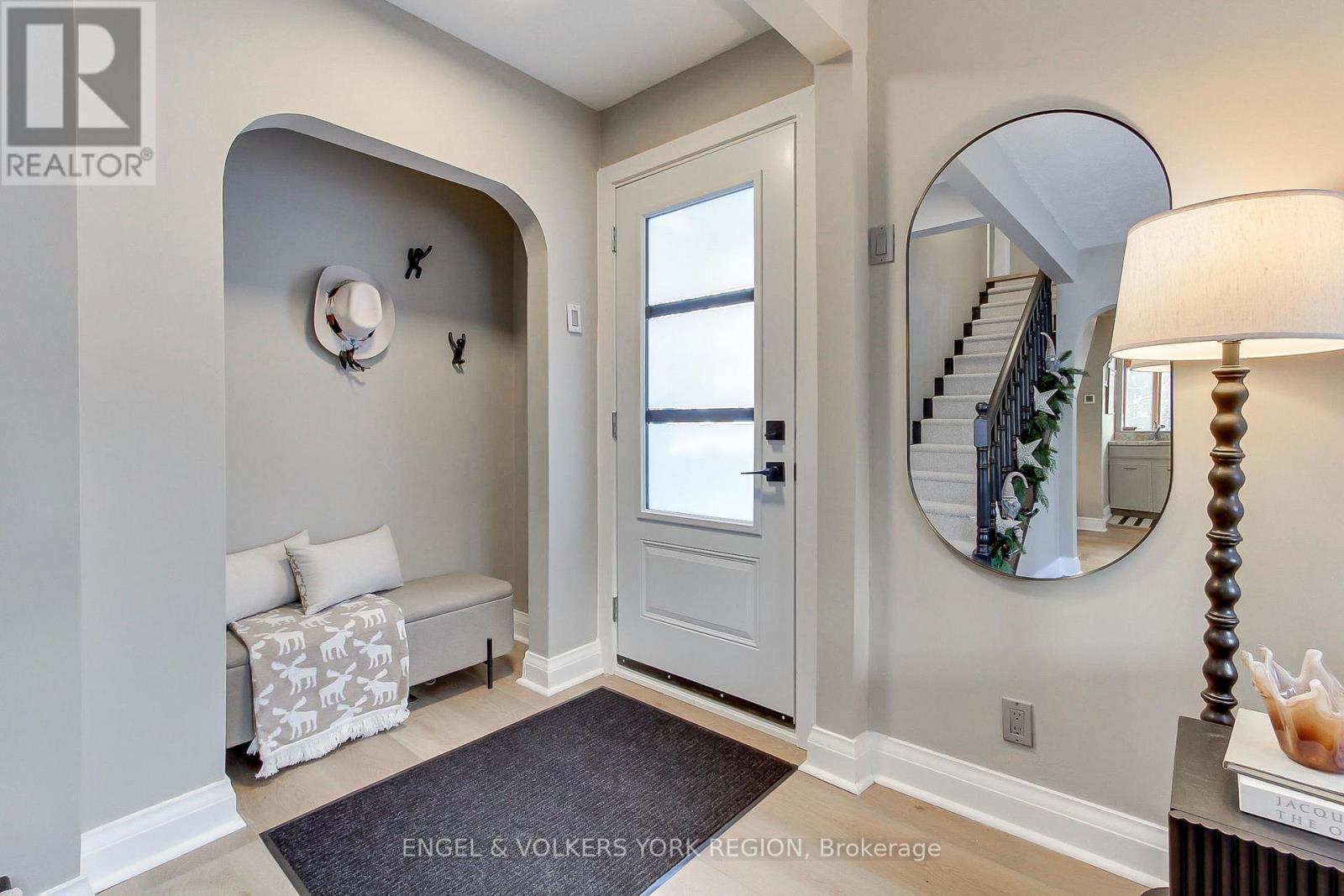 16942 Bayview Avenue, Newmarket, Ontario L3Y 6M5 - Photo 3 - N12602914