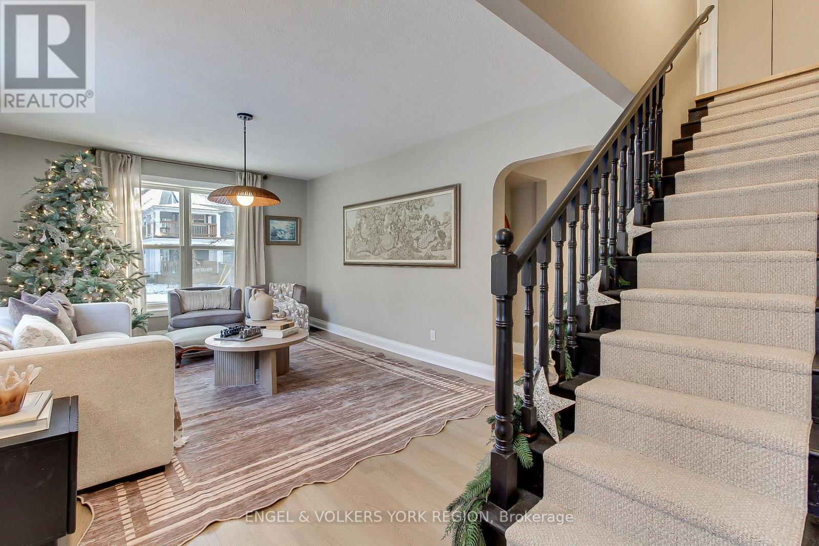 16942 Bayview Avenue, Newmarket, Ontario L3Y 6M5 - Photo 4 - N12602914