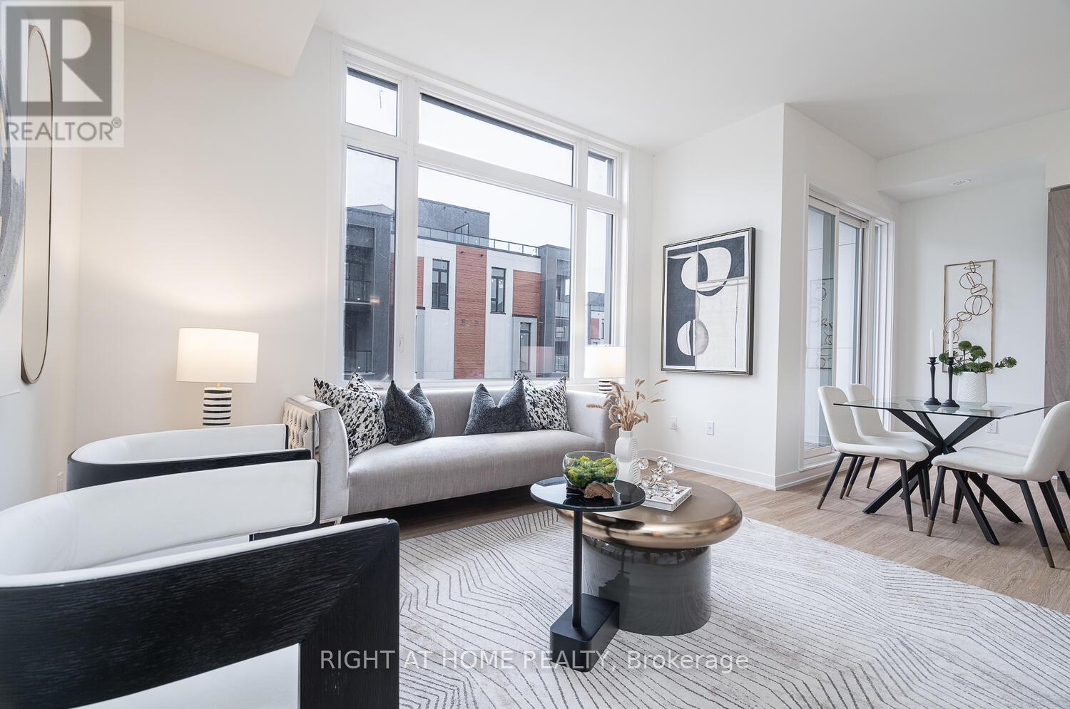 1407 - 15 DAVID EYER ROAD, Richmond Hill, Ontario