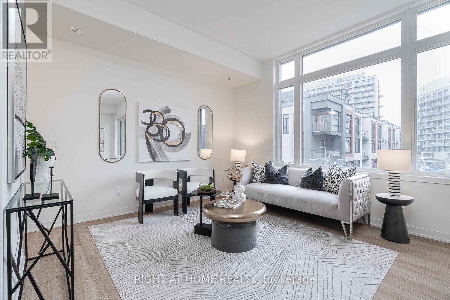 1407 - 15 David Eyer Road, Richmond Hill, Ontario L4S 0N2 - Photo 2 - N12602916