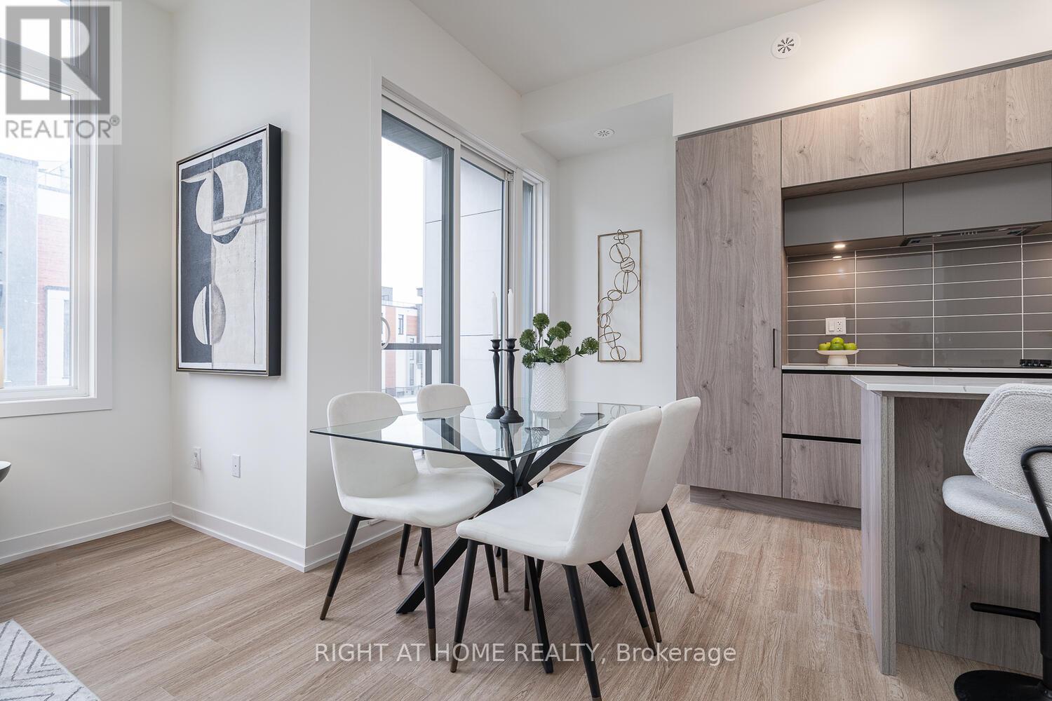 1407 - 15 David Eyer Road, Richmond Hill, Ontario L4S 0N2 - Photo 4 - N12602916