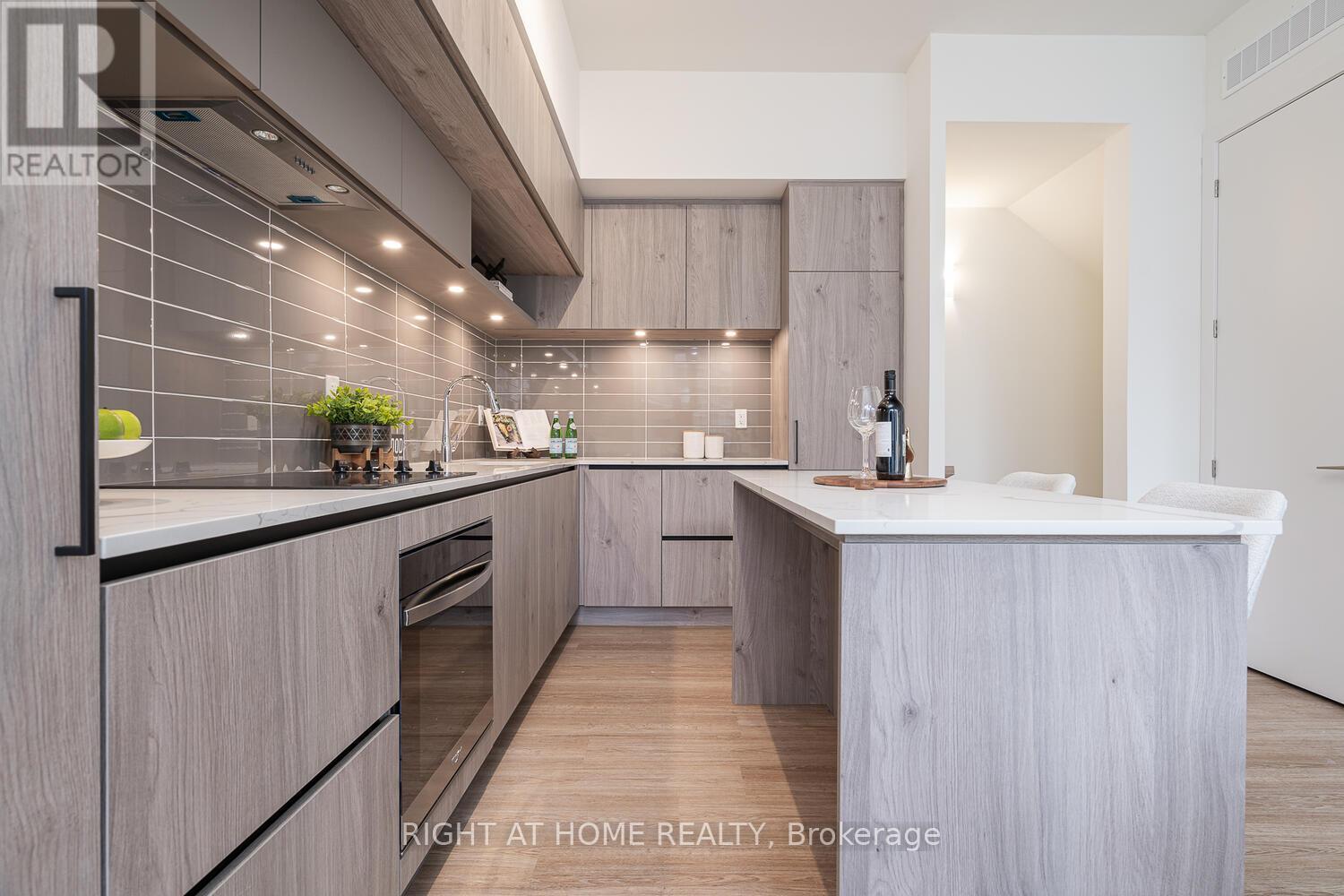 1407 - 15 David Eyer Road, Richmond Hill, Ontario L4S 0N2 - Photo 6 - N12602916