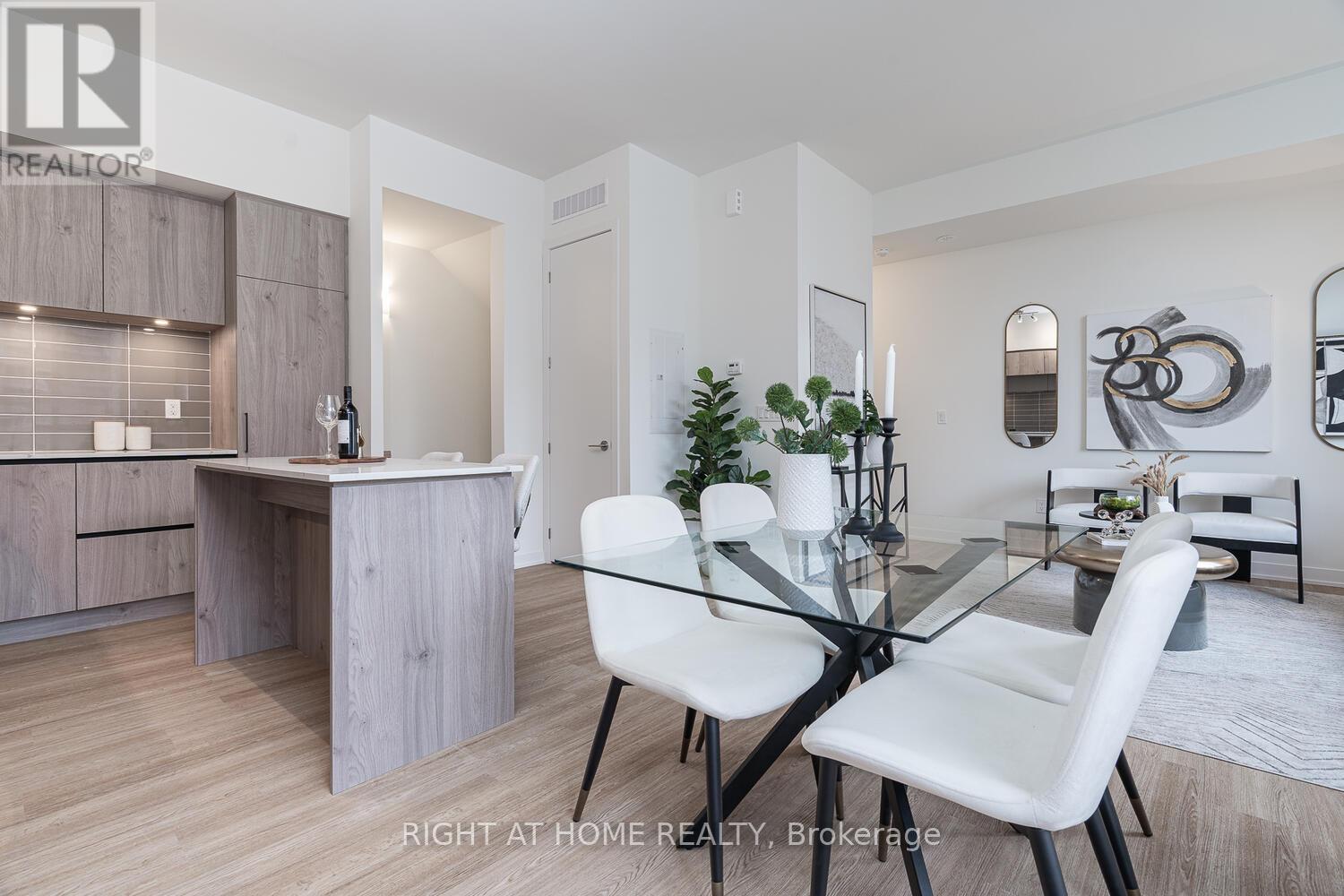 1407 - 15 David Eyer Road, Richmond Hill, Ontario L4S 0N2 - Photo 7 - N12602916