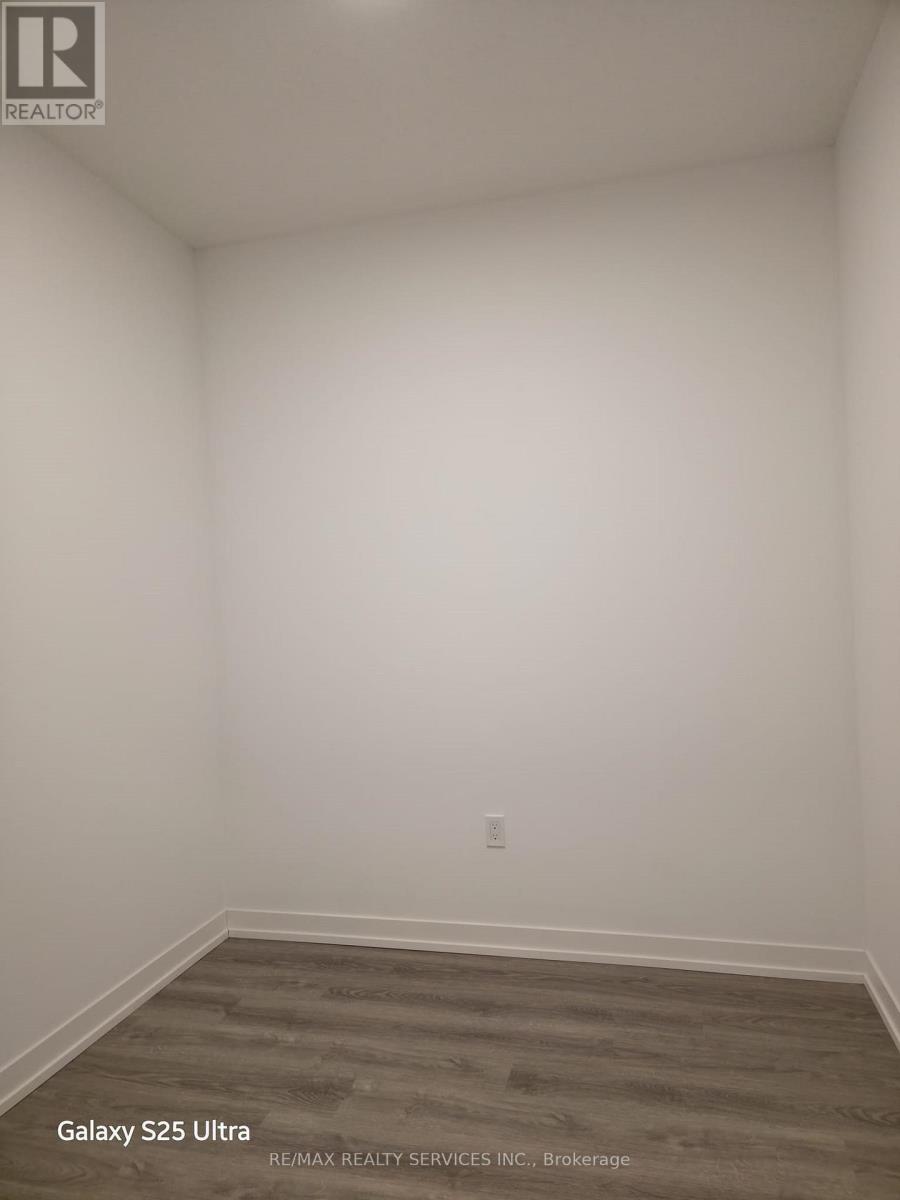 1708 - 8 Interchange Way W, Vaughan, Ontario L4K 5Z7 - Photo 13 - N12602934