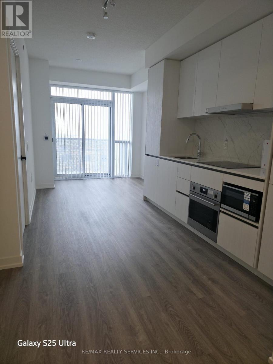 1708 - 8 Interchange Way W, Vaughan, Ontario L4K 5Z7 - Photo 5 - N12602934