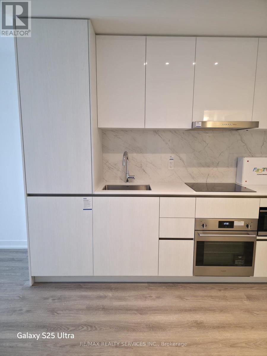 1708 - 8 Interchange Way W, Vaughan, Ontario L4K 5Z7 - Photo 7 - N12602934