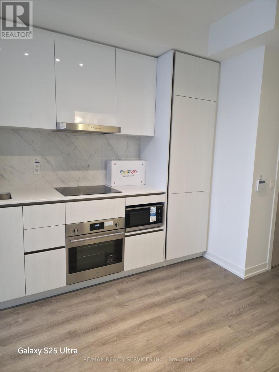 1708 - 8 Interchange Way W, Vaughan, Ontario L4K 5Z7 - Photo 8 - N12602934