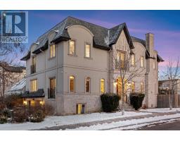 221 ELMWOOD AVENUE, Toronto, Ontario