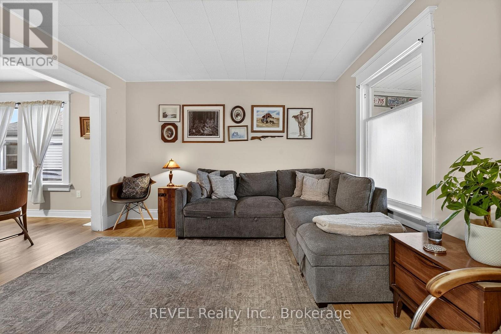 89 Queen Street N, Thorold, Ontario  L2V 2R4 - Photo 10 - X12594802