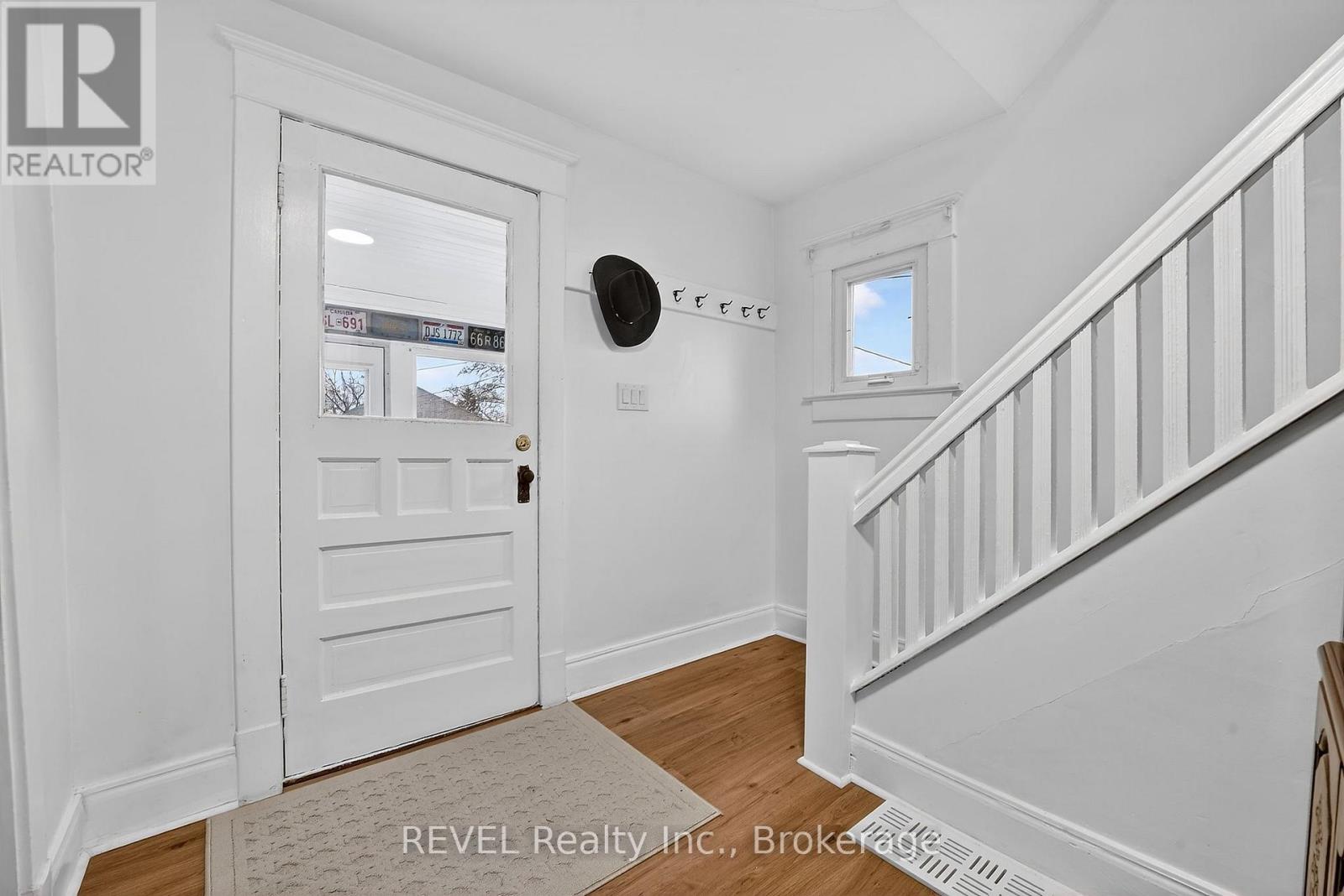 89 Queen Street N, Thorold, Ontario  L2V 2R4 - Photo 7 - X12594802