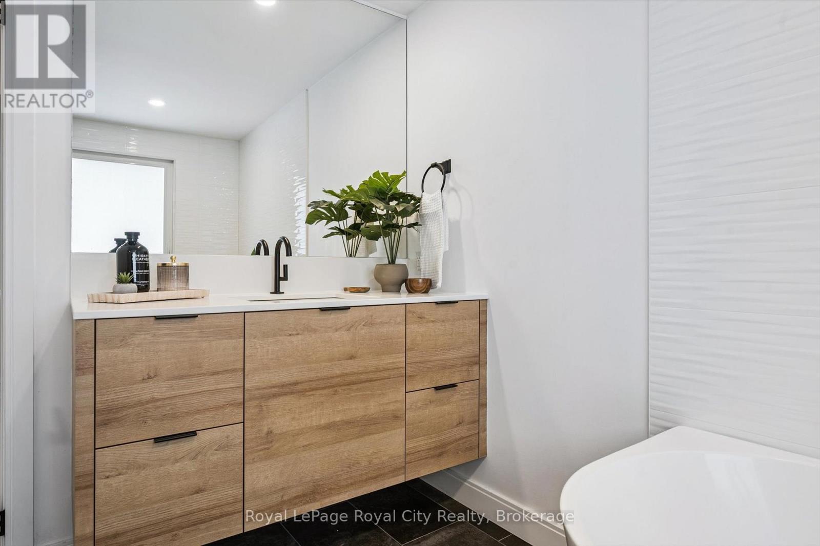 4 Gryphon Place, Guelph, Ontario  N1G 4L7 - Photo 22 - X12602994