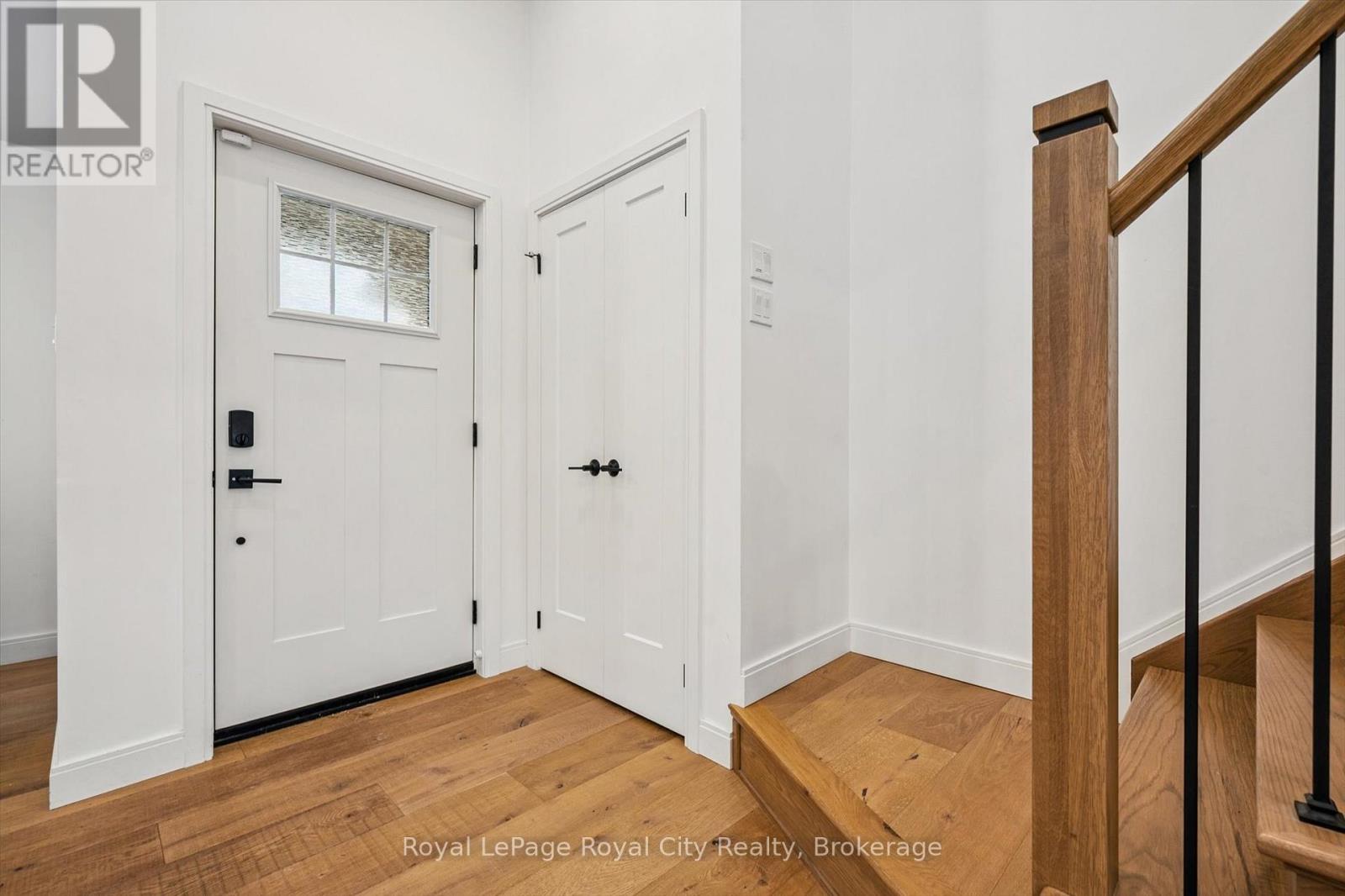 4 Gryphon Place, Guelph, Ontario  N1G 4L7 - Photo 3 - X12602994