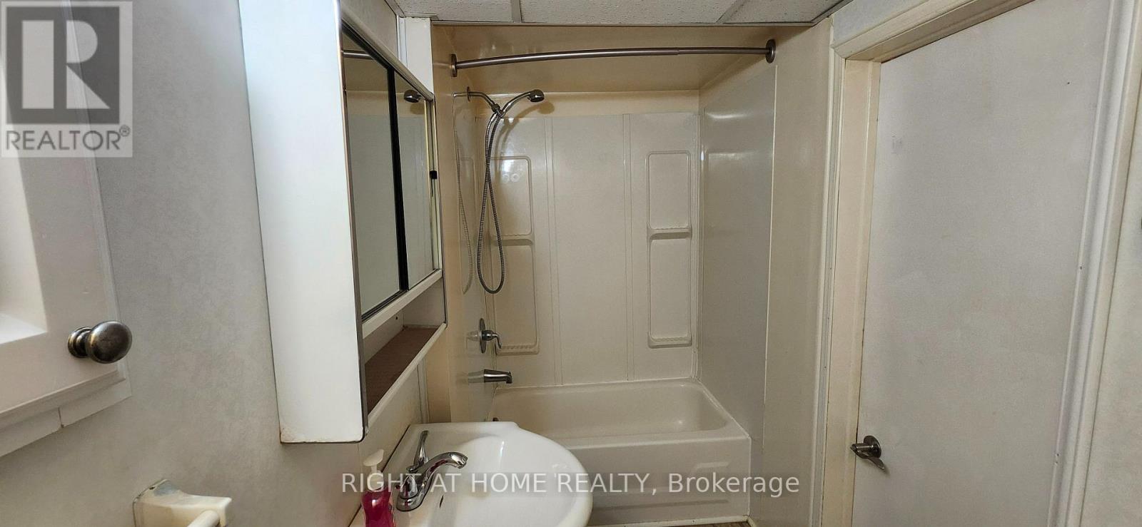 Main - 10 B Mill Street, Essa, Ontario  L3W 0C7 - Photo 10 - N12550884