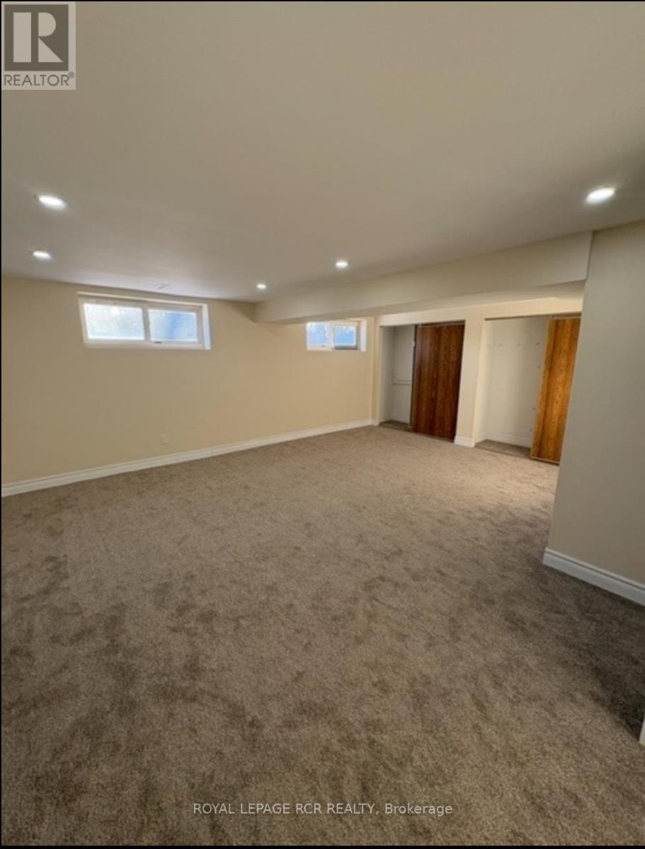 37 Grassmere Crescent, Brampton, Ontario L6S 1C9 - Photo 25 - W12602726