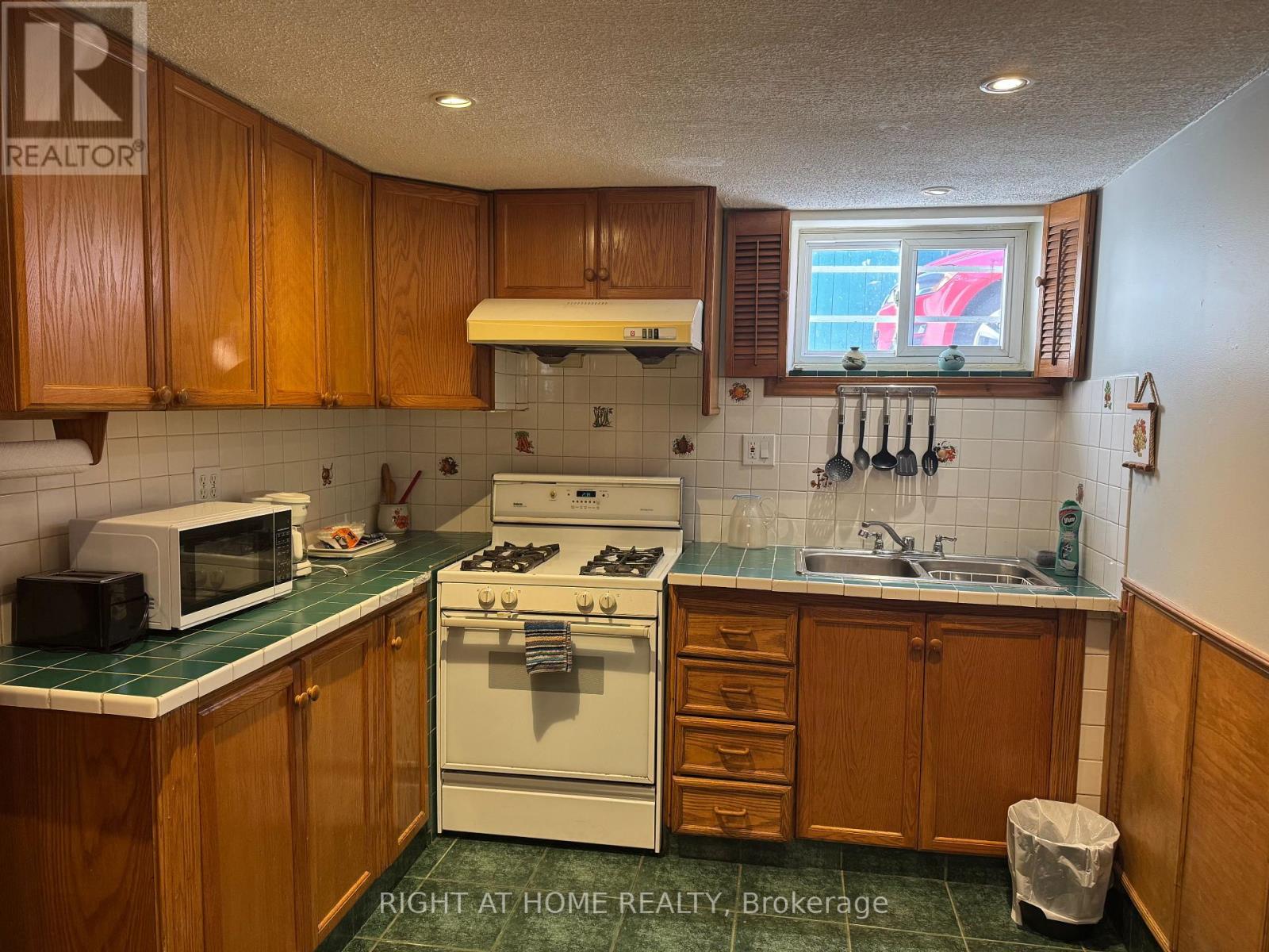 (Lower Level) - 15 Lynnhaven Road, Toronto, Ontario  M6A 2K7 - Photo 2 - C12602982