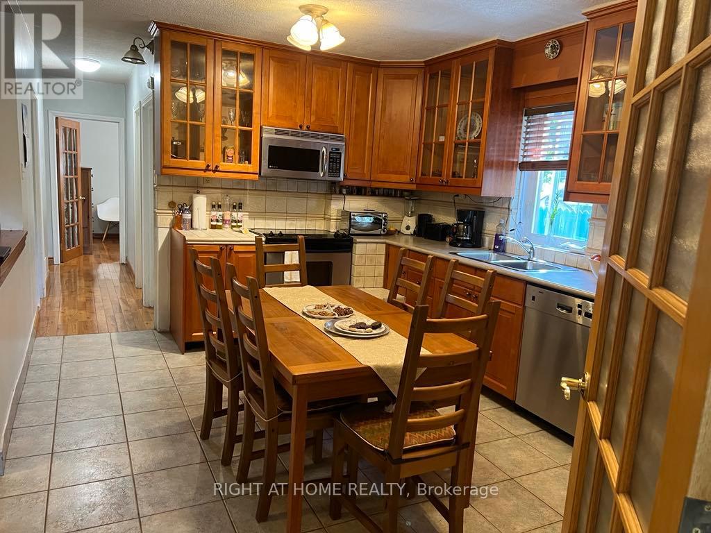 Main Floor - 15 Lynnhaven Road, Toronto, Ontario  M6A 2K7 - Photo 4 - C12602984