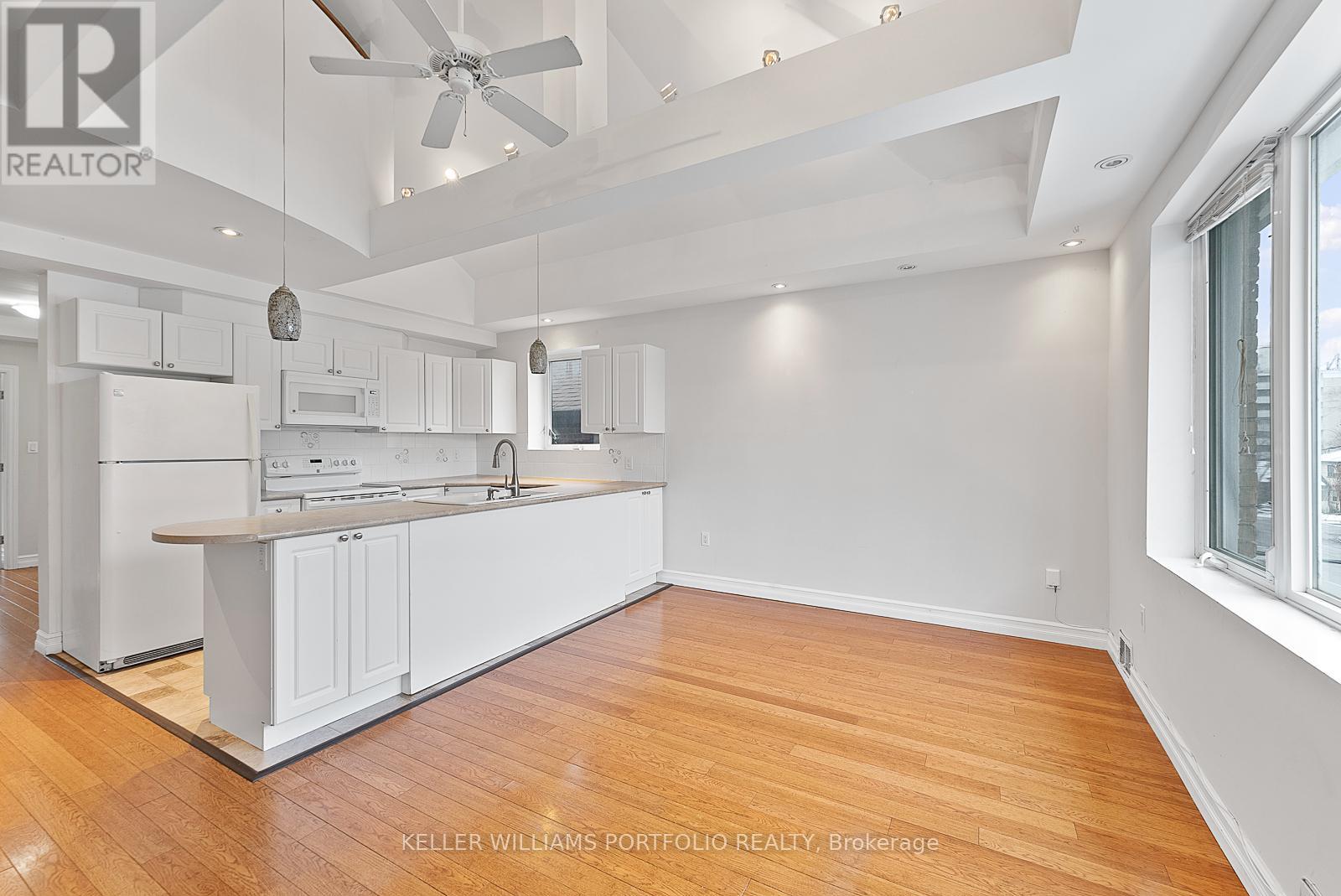 4 - 546 Eglinton Avenue E, Toronto, Ontario  M4P 1N9 - Photo 12 - C12603002