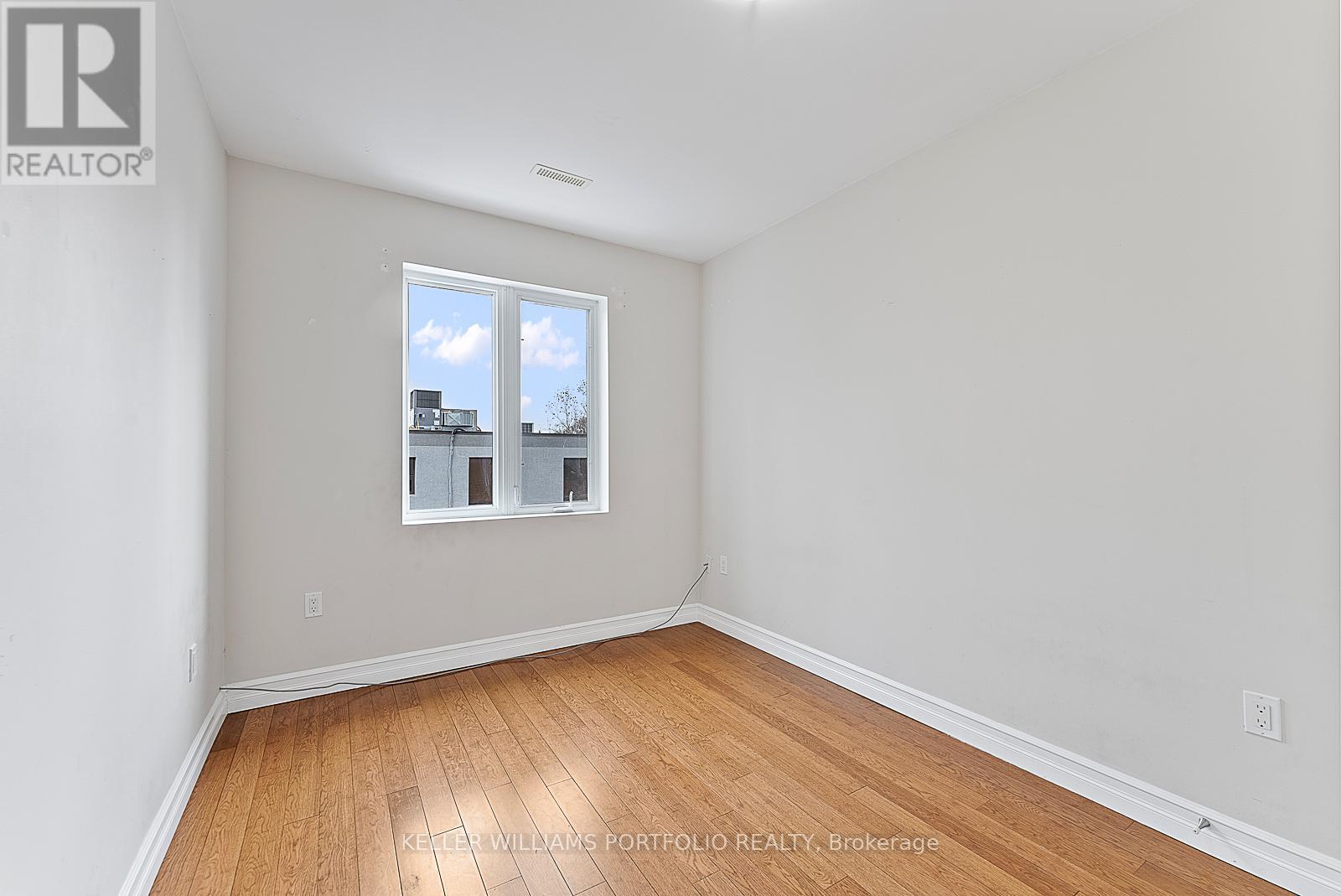 4 - 546 Eglinton Avenue E, Toronto, Ontario  M4P 1N9 - Photo 19 - C12603002