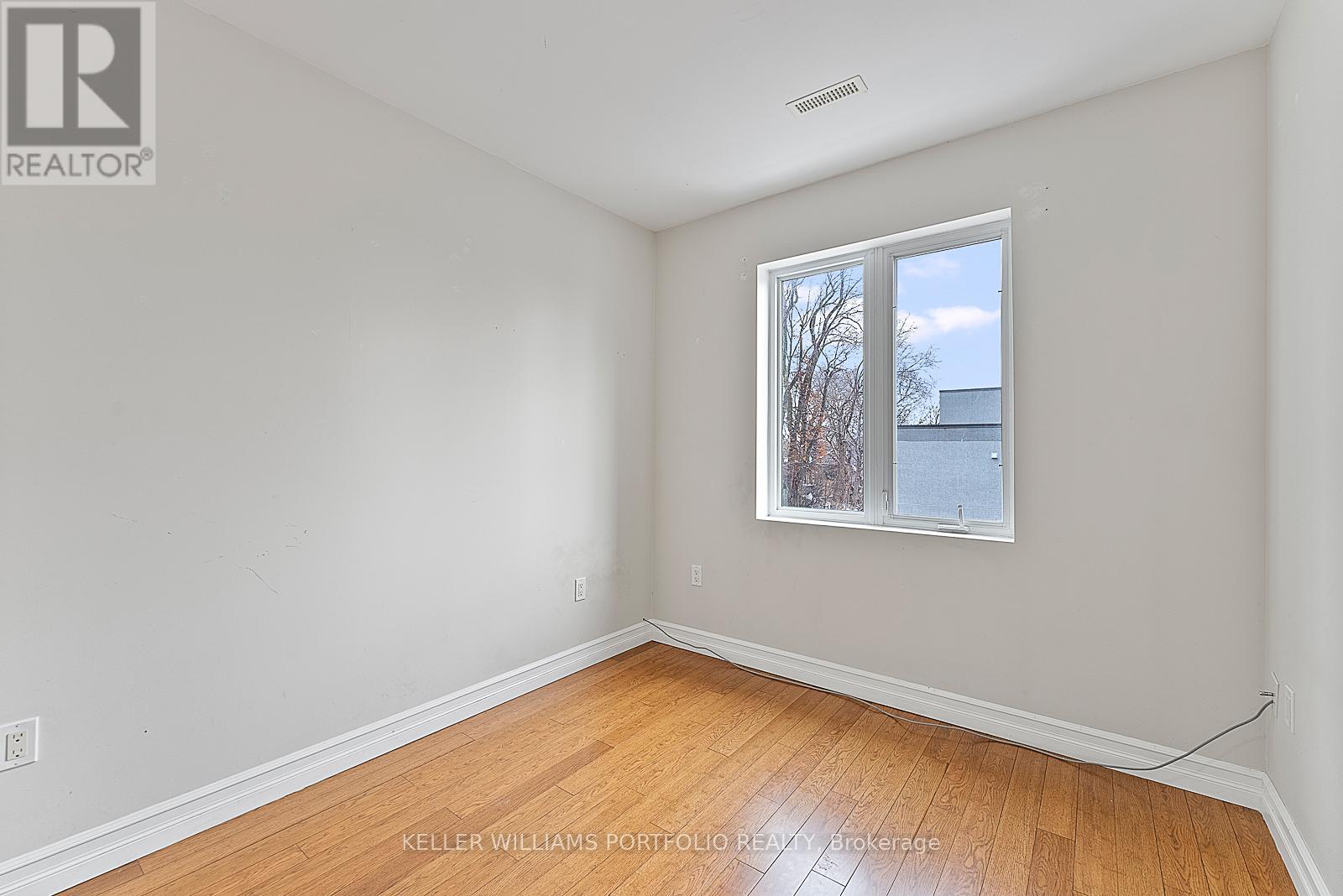 4 - 546 Eglinton Avenue E, Toronto, Ontario  M4P 1N9 - Photo 20 - C12603002