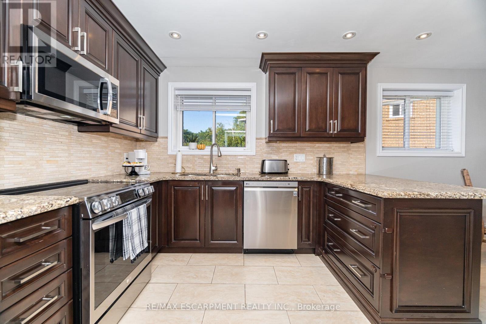 154 Rainbow Drive, Vaughan, Ontario  L4L 2K7 - Photo 10 - N12603010