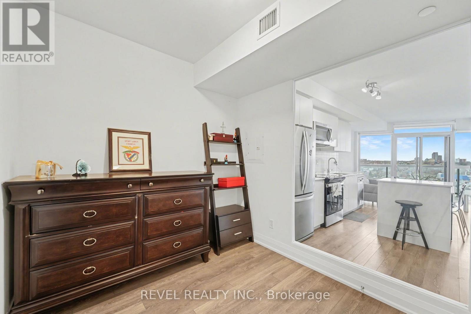 1506 - 1461 Lawrence Avenue E, Toronto, Ontario  M6L 0A6 - Photo 4 - W12602996