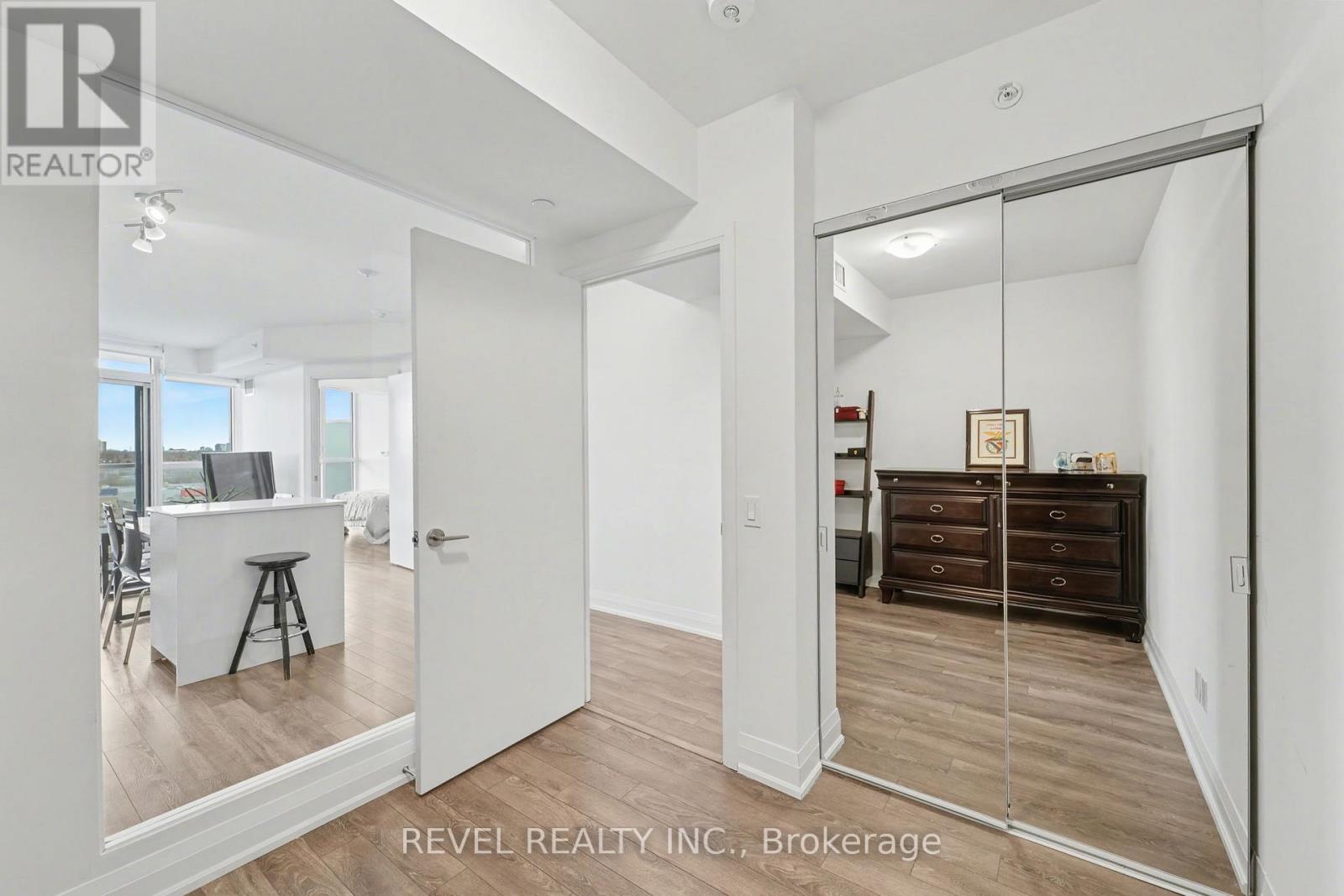 1506 - 1461 Lawrence Avenue E, Toronto, Ontario  M6L 0A6 - Photo 5 - W12602996