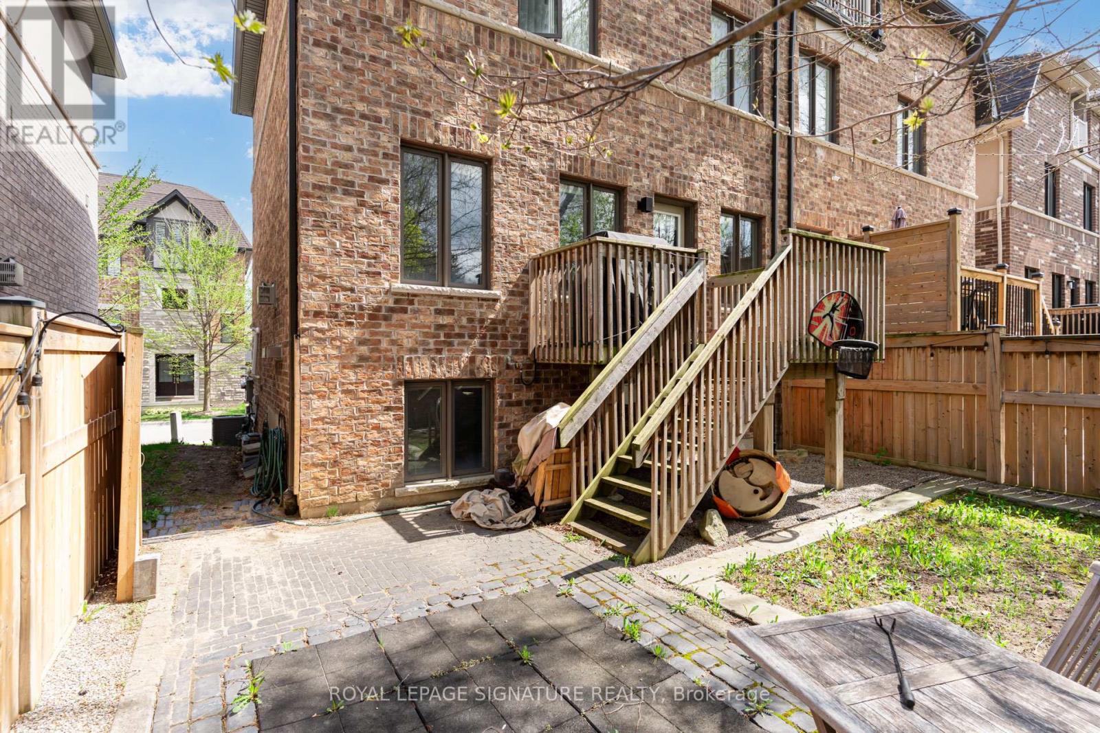 1223 Azinger Lane, Mississauga, Ontario  L5E 0A7 - Photo 31 - W12603006