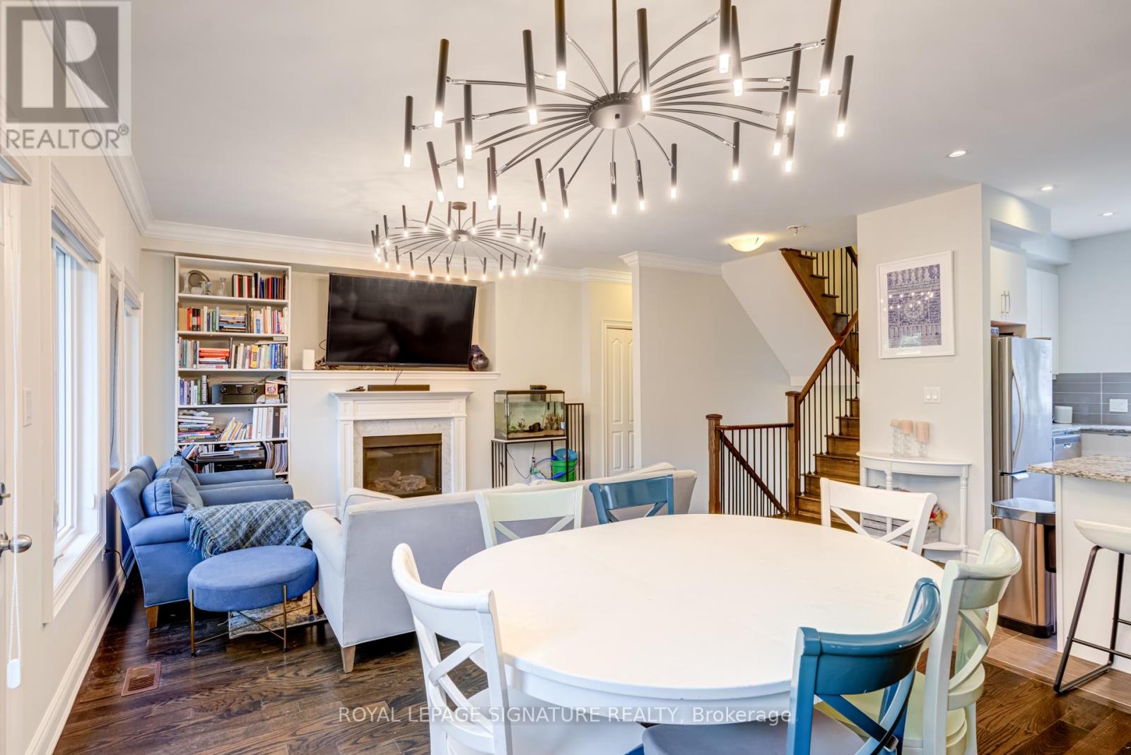 1223 Azinger Lane, Mississauga, Ontario  L5E 0A7 - Photo 8 - W12603006