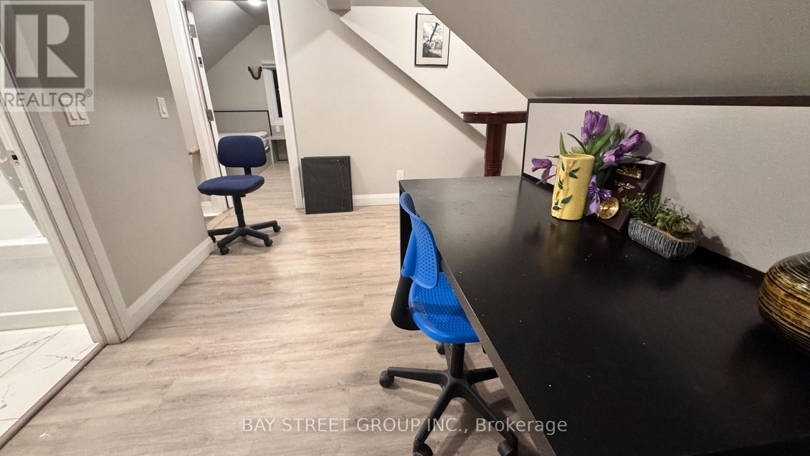 Side Upper - 5745 Stanley Avenue, Niagara Falls, Ontario  L2G 3X6 - Photo 6 - X12602976