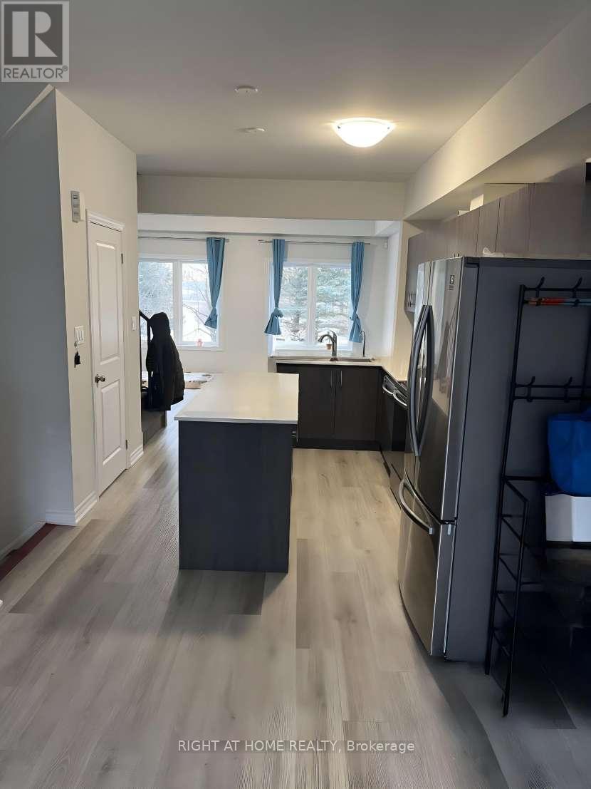 27 - 124 Compass Trail, Cambridge, Ontario  N3E 0E3 - Photo 5 - X12602990