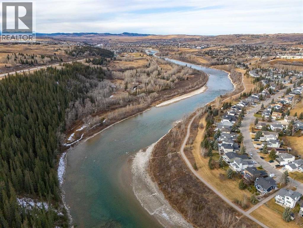 301 Riverview Green, Cochrane, Alberta  T4C 1K5 - Photo 10 - A2267736