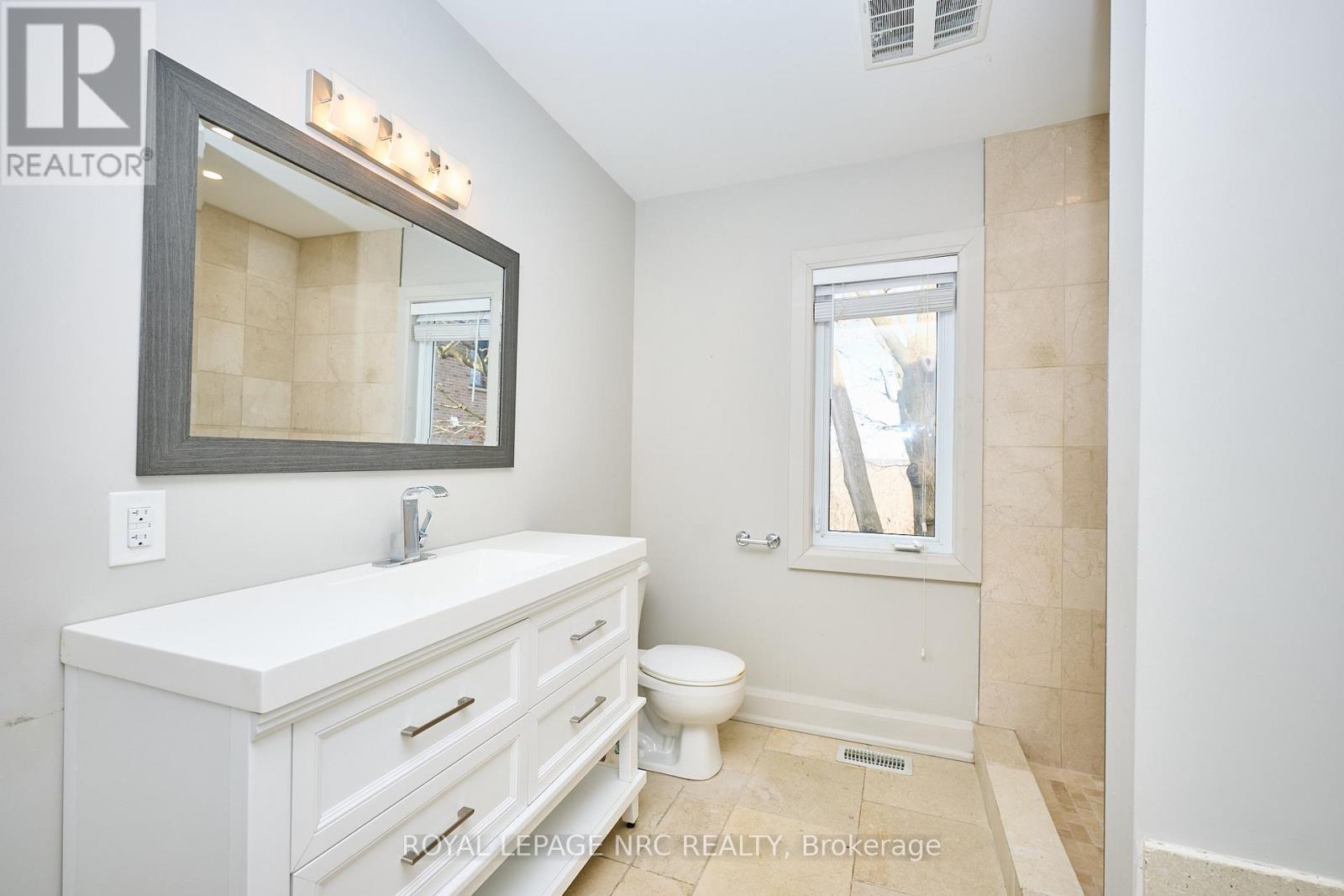 2032 York Road, Niagara-On-The-Lake, Ontario L0S 1J0 - Photo 19 - X12580552