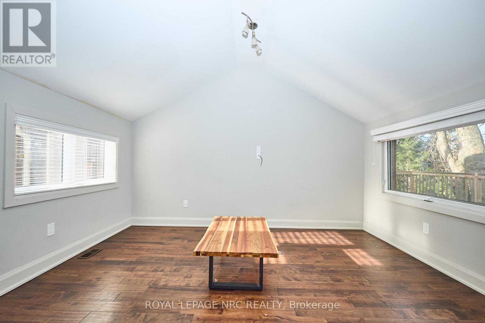 2032 York Road, Niagara-On-The-Lake, Ontario L0S 1J0 - Photo 8 - X12580552