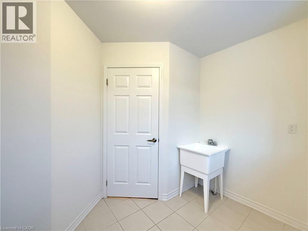 382 Grovehill Crescent Unit# Main, Kitchener, Ontario  N2R 0L5 - Photo 14 - 40791059