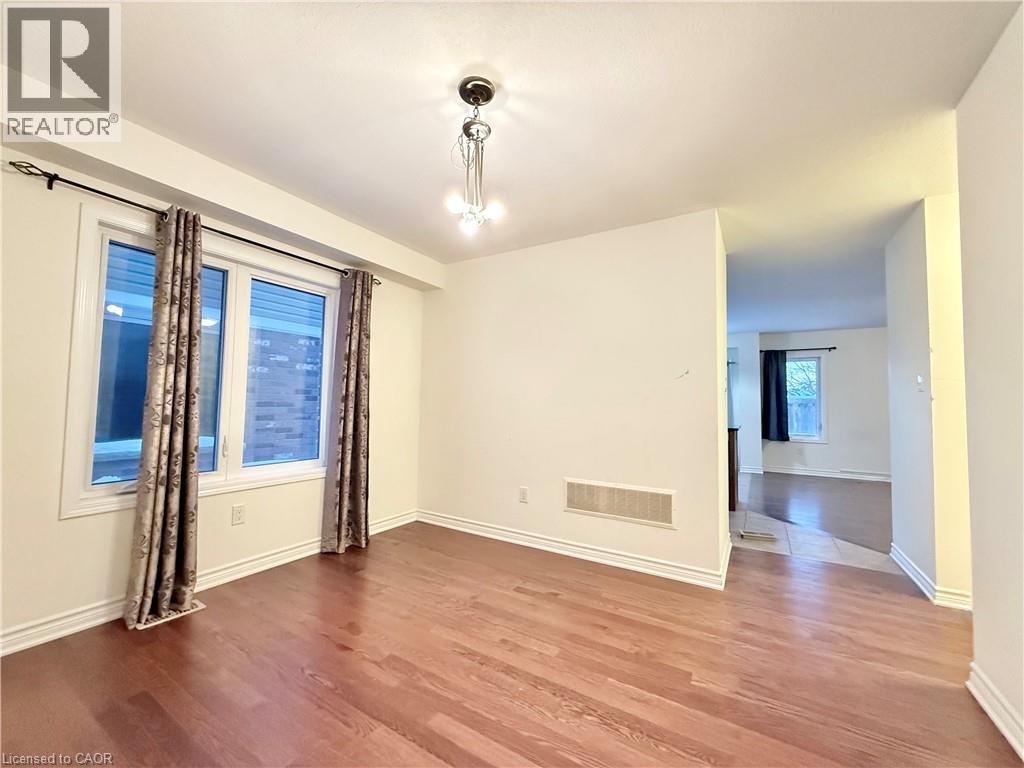 382 Grovehill Crescent Unit# Main, Kitchener, Ontario  N2R 0L5 - Photo 4 - 40791059