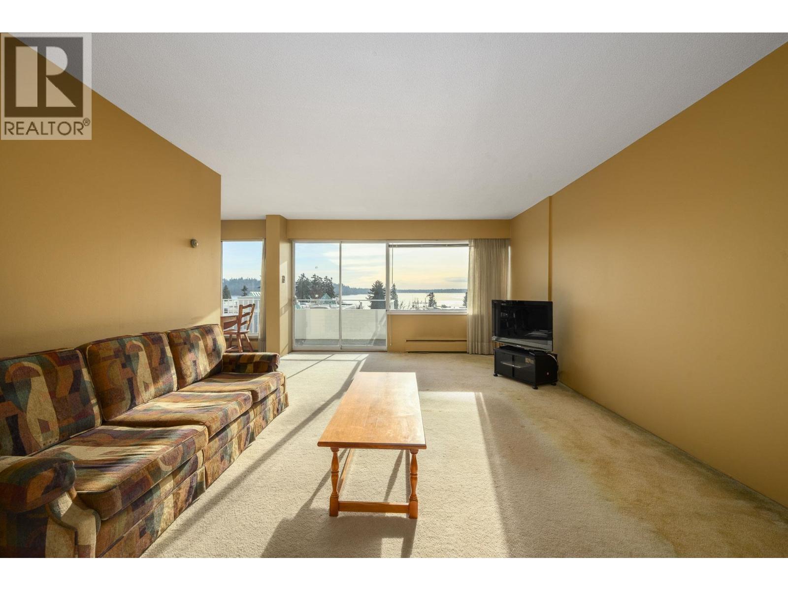 203 1730 Duchess Avenue, West Vancouver, British Columbia V7V 1P9 - Photo 4 - R3072296