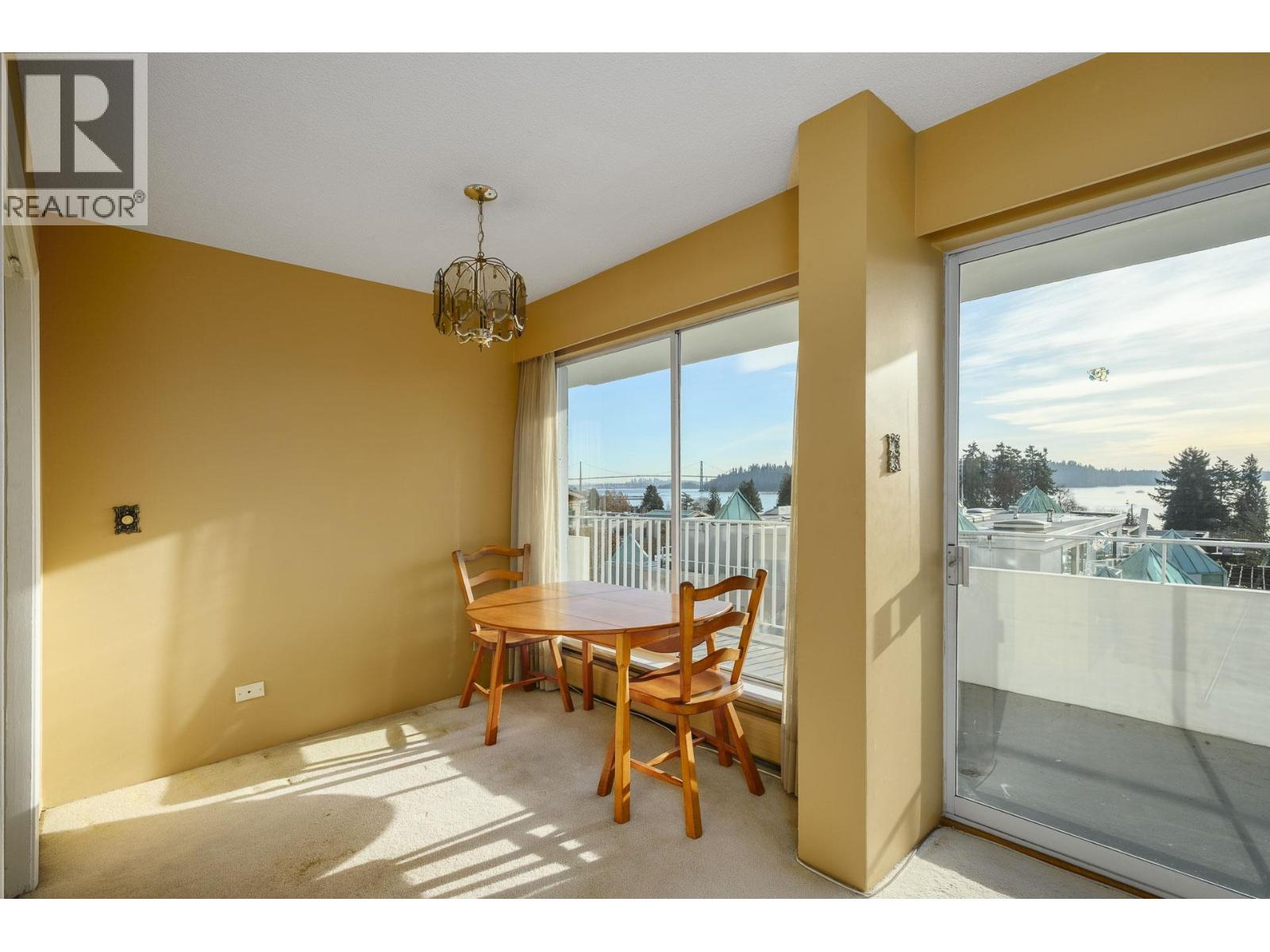 203 1730 Duchess Avenue, West Vancouver, British Columbia V7V 1P9 - Photo 6 - R3072296