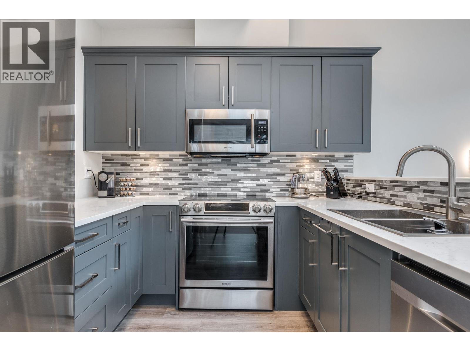 4 233 E 6th Street, North Vancouver, British Columbia  V7L 1P4 - Photo 16 - R3072311