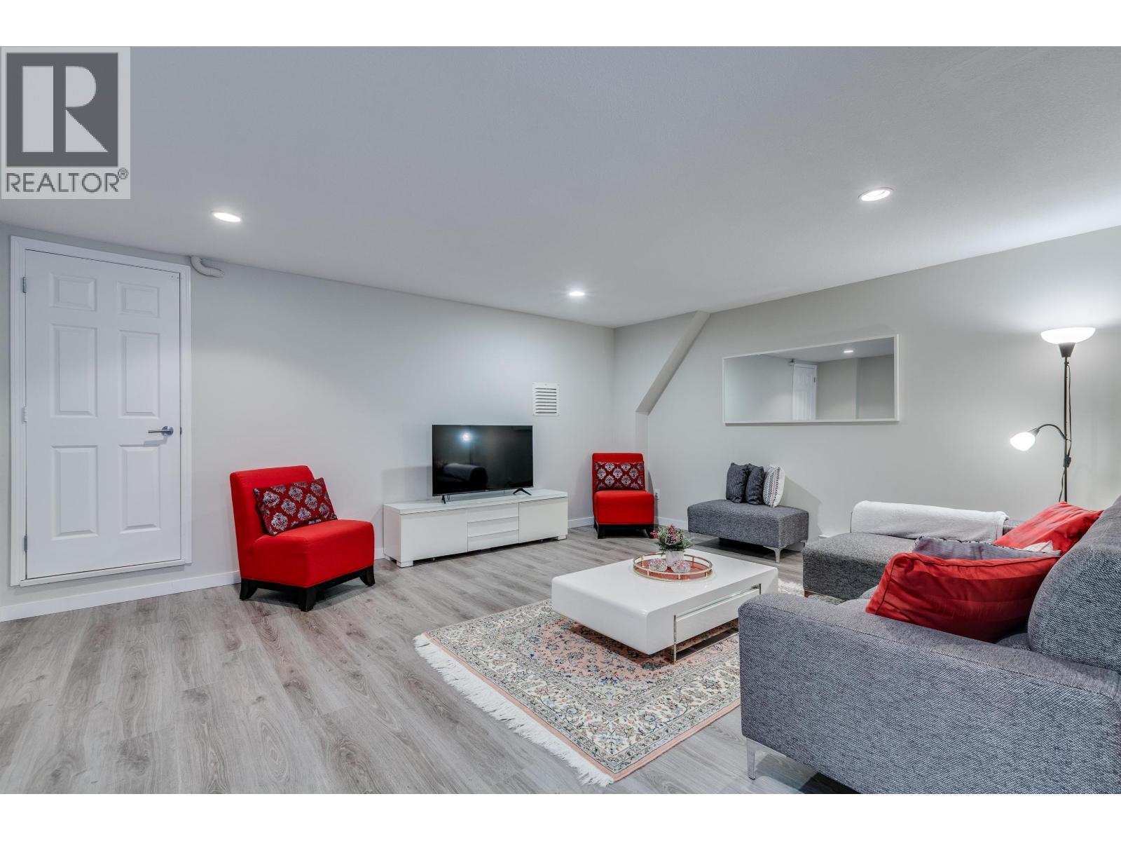 4 233 E 6th Street, North Vancouver, British Columbia  V7L 1P4 - Photo 28 - R3072311