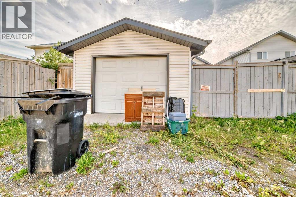 128 Erin Meadow Way Se, Calgary, Alberta  T2B 3P7 - Photo 41 - A2269575